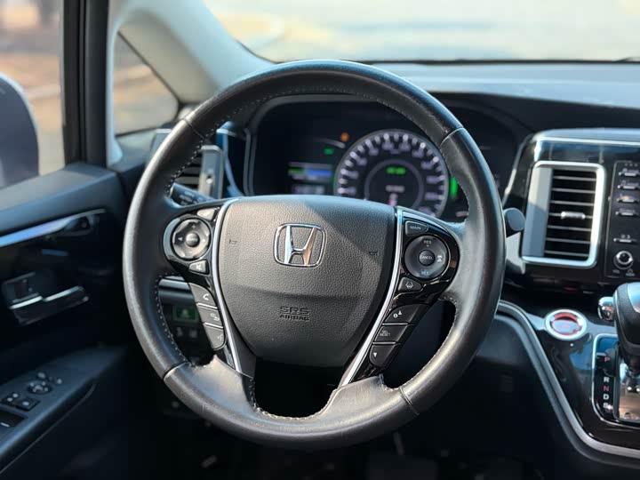 Фото 8 - Honda Elysion