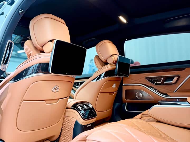 Photo 6 - Mercedes-Benz Maybach S-Class