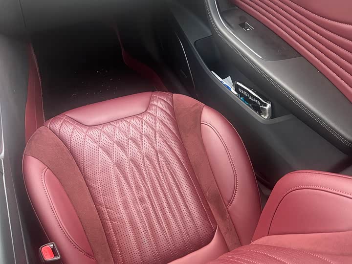 Photo 7 - Hongqi HS5