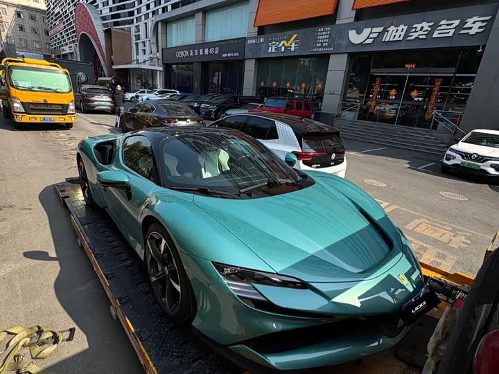 Photo 1 - Ferrari SF90