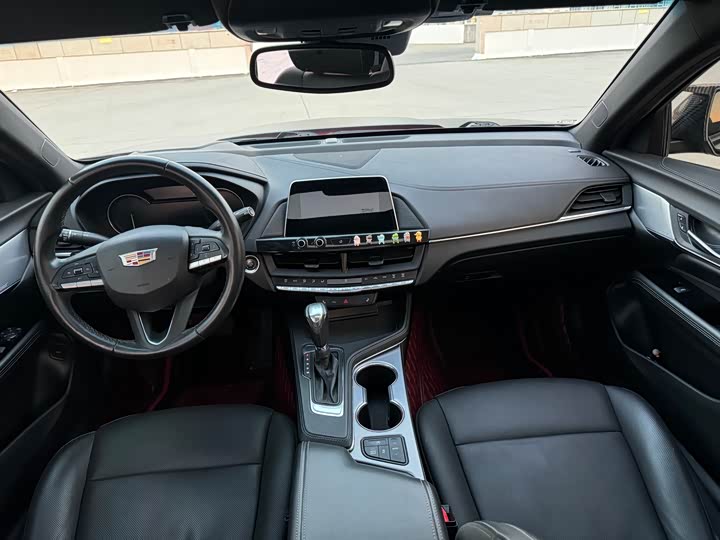 Фото 8 - Cadillac CT4