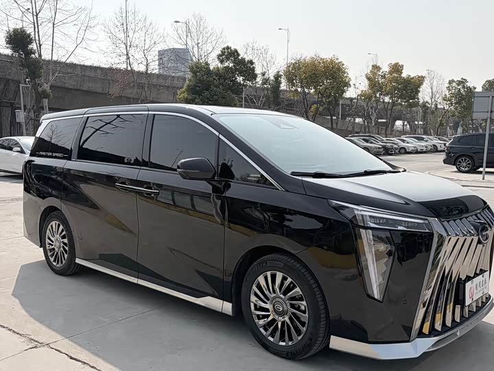 Фото 3 - GAC Trumpchi M8