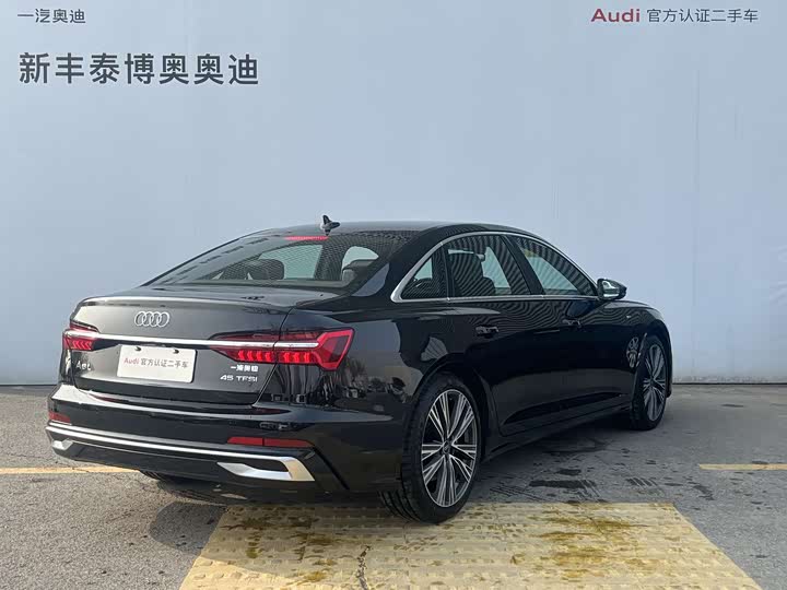Фото 6 - Audi A6L