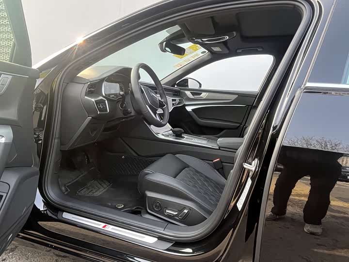 Фото 7 - Audi A6L