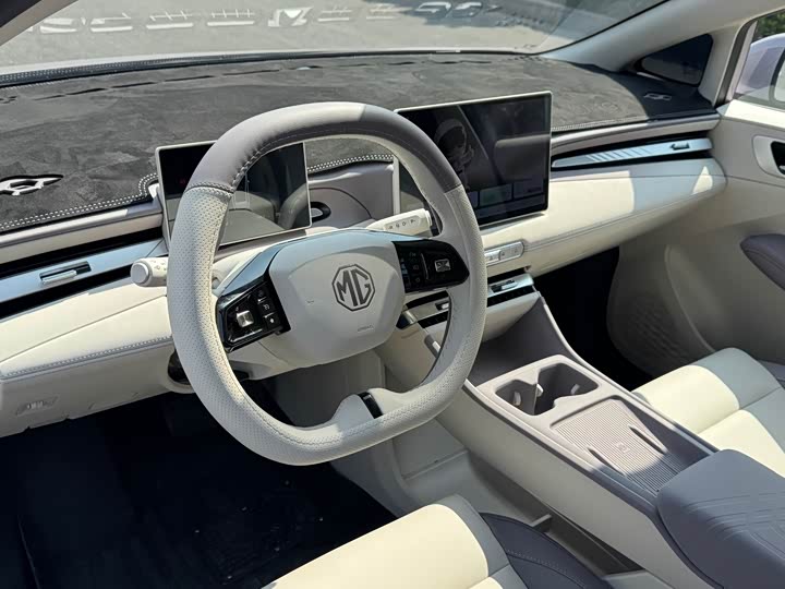 Photo 6 - MG Motor 4 EV