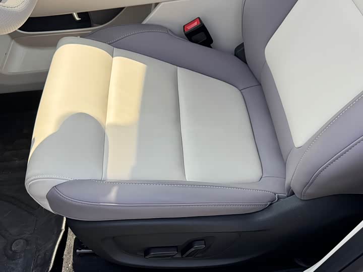 Photo 8 - MG Motor 4 EV