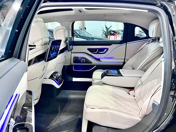 Фото 9 - Mercedes-Benz Maybach S-Class