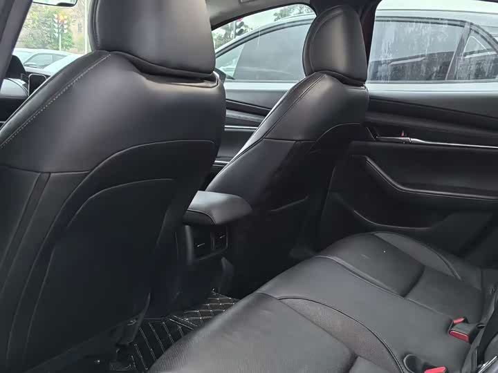 Фото 9 - Mazda 3 (Axela)