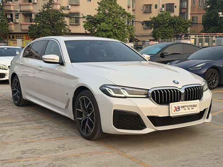 Фото 3 - BMW 5 Series