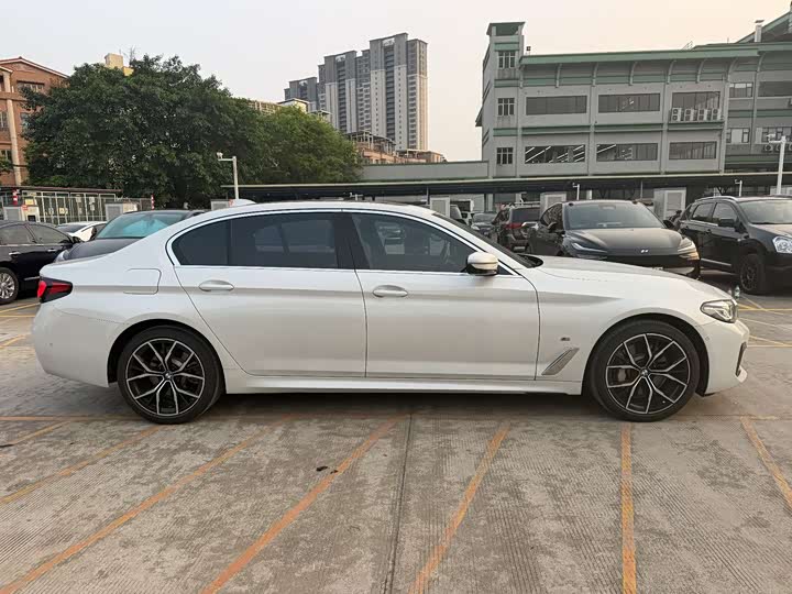 Фото 9 - BMW 5 Series