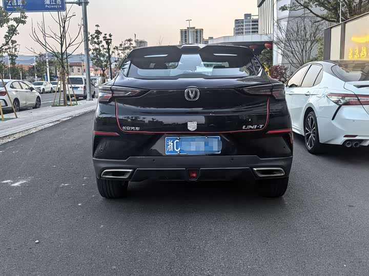 Photo 5 - Changan UNI-T