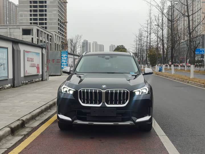 Фото 2 - BMW X1