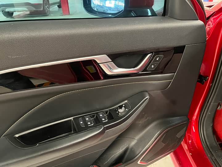 Фото 6 - Bestune B70