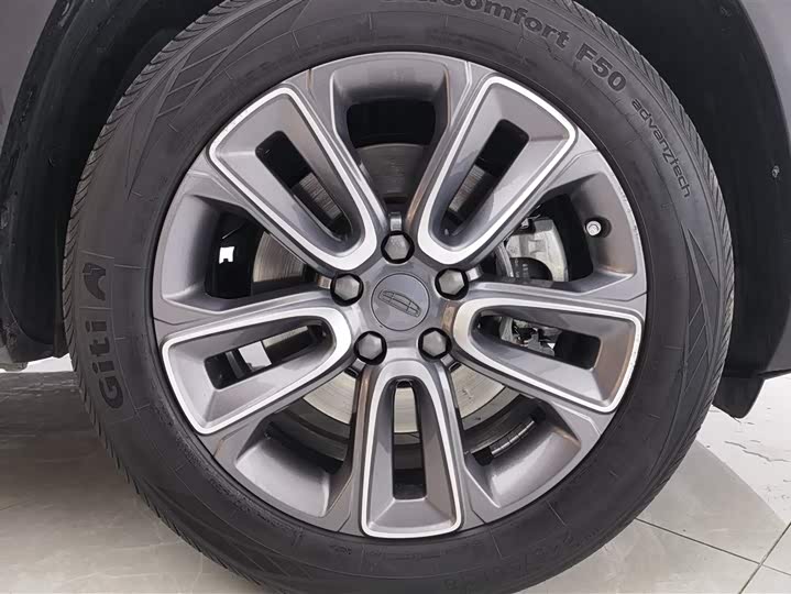 Фото 6 - Geely Icon