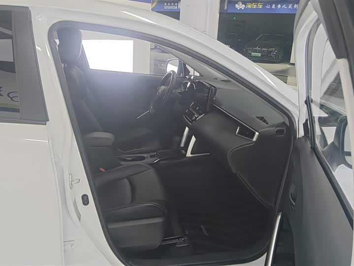 Фото 8 - Toyota Corolla Cross