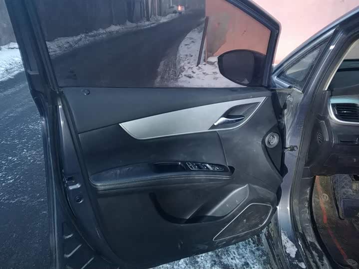 Фото 7 - BYD Song Max