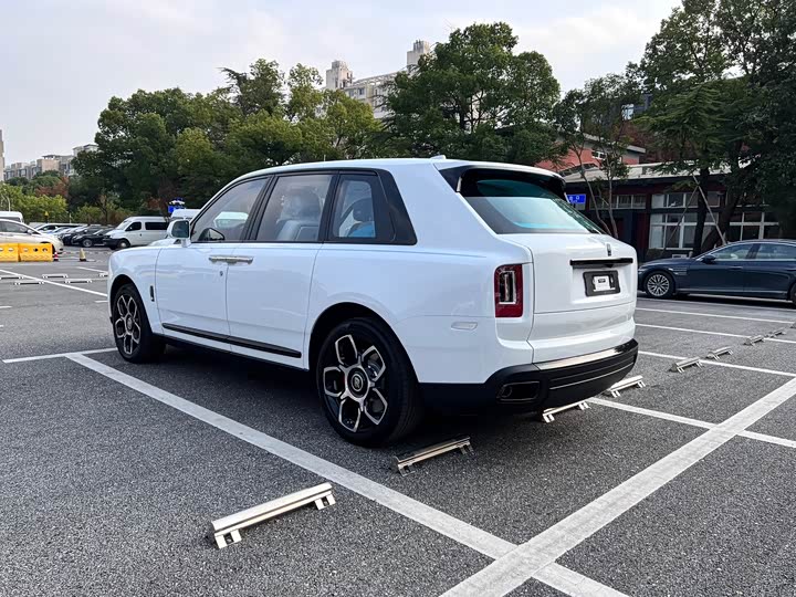 Photo 3 - Rolls-Royce Cullinan