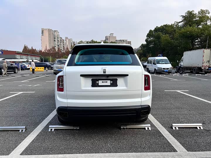 Photo 5 - Rolls-Royce Cullinan