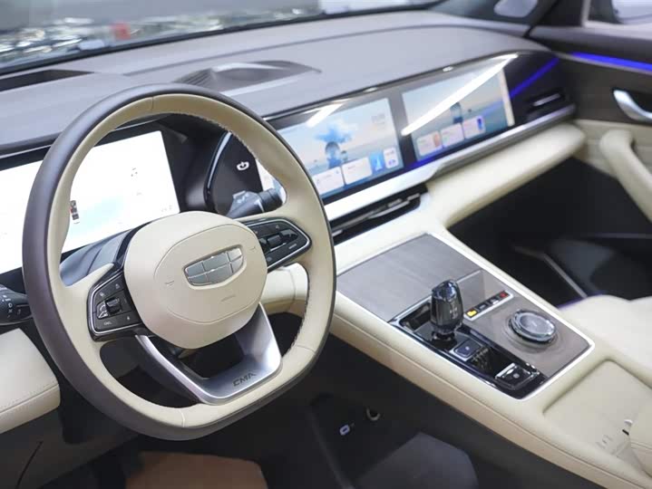 Фото 6 - Geely Monjaro