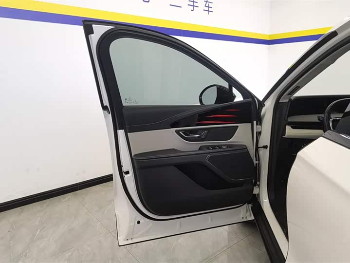 Фото 7 - Lincoln Nautilus