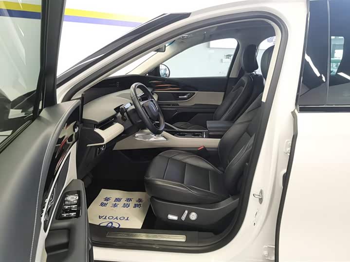 Фото 9 - Lincoln Nautilus