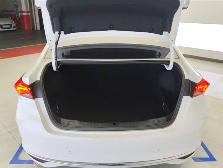 Zdjęcie 4 - Buick Verano