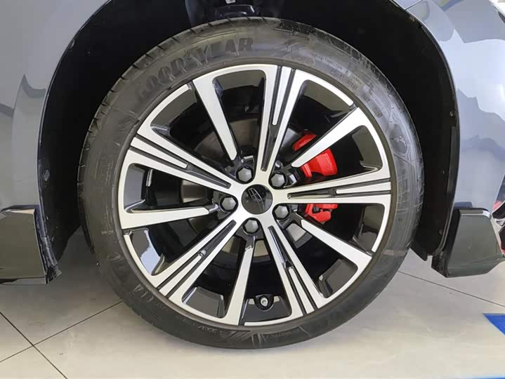 Фото 6 - Geely Preface