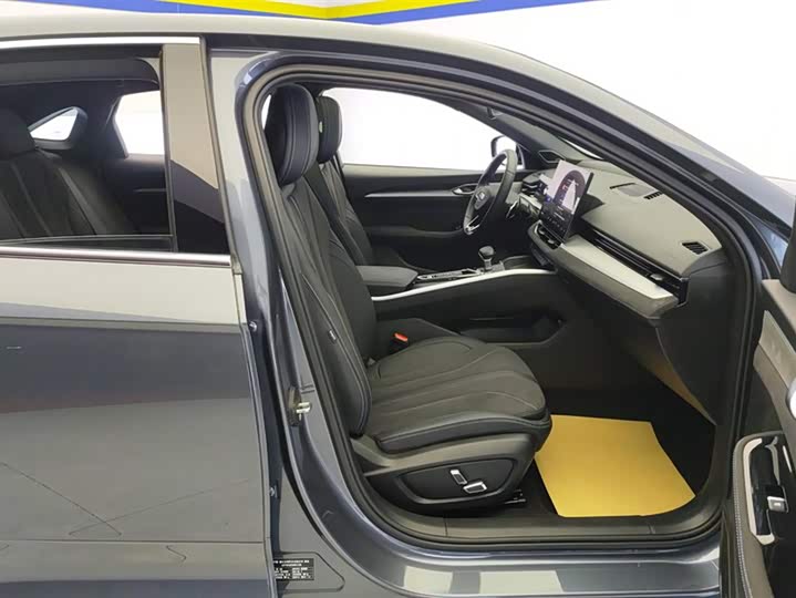 Фото 8 - Geely Preface