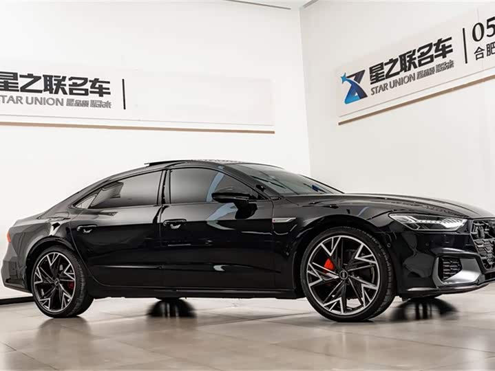 Фото 6 - Audi A7L