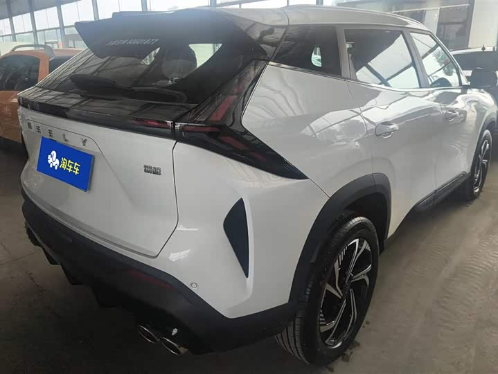 Фото 3 - Geely Atlas