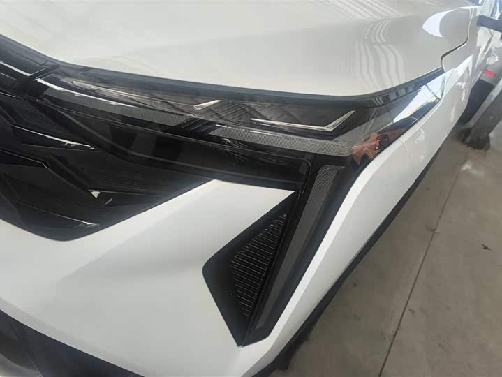 Фото 5 - Geely Atlas