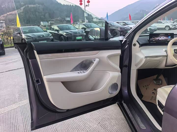 Фото 9 - Luxeed R7