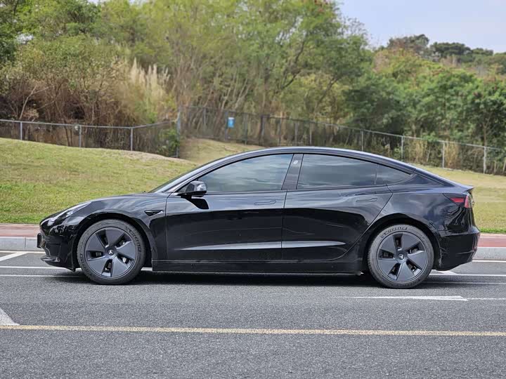 Фото 7 - Tesla Model 3