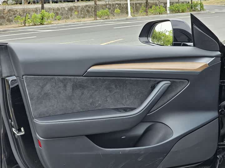 Фото 8 - Tesla Model 3