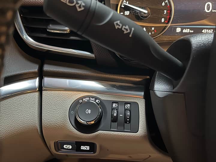 Фото 26 - Buick GL8 ES