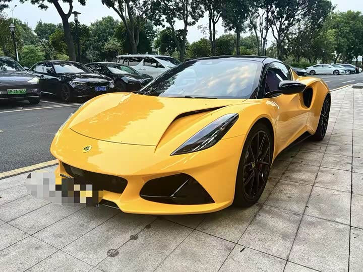 Фото 1 - Lotus Emira