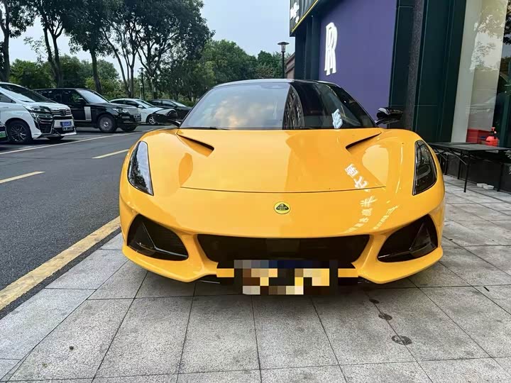 Фото 2 - Lotus Emira