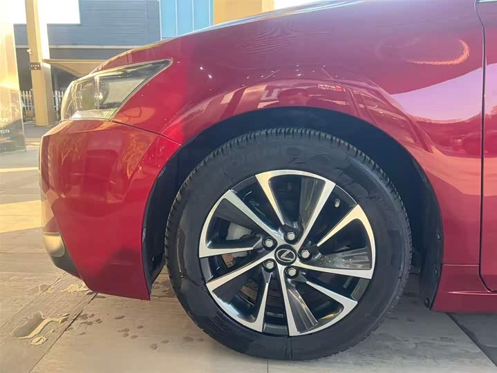 Photo 3 - Lexus CT 200h