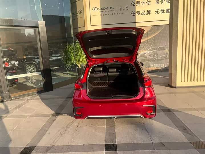 Photo 4 - Lexus CT 200h