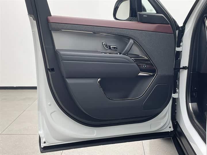 Фото 9 - Land Rover Range Rover Sport