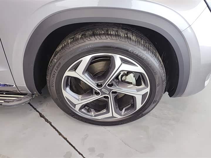 Фото 6 - Geely Monjaro