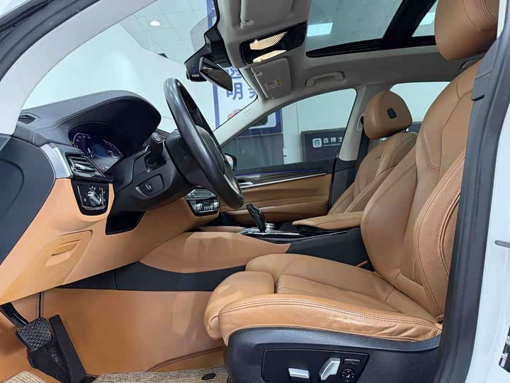 Photo 4 - BMW 6 Series GT