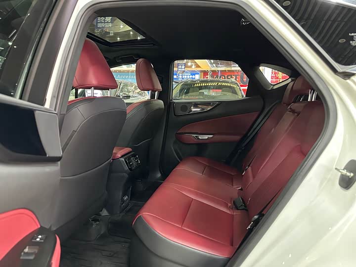 Фото 6 - Lexus NX