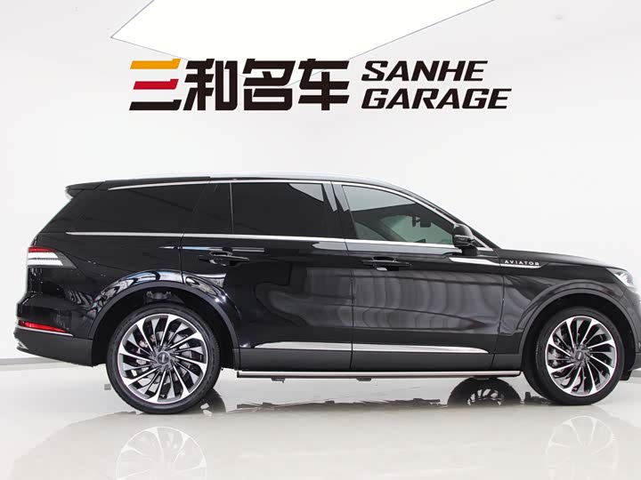 Фото 4 - Lincoln Aviator