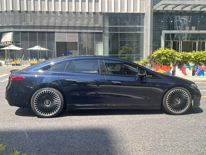 Фото 8 - Mercedes-Benz EQS AMG