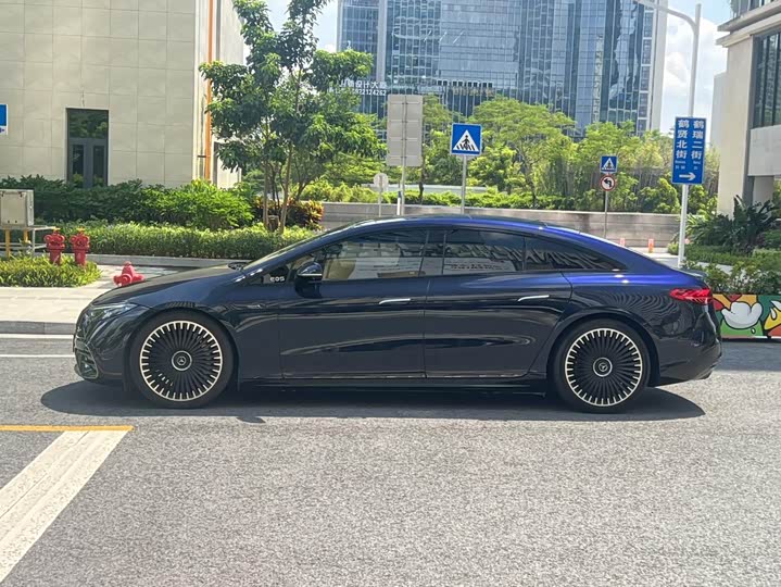 Фото 9 - Mercedes-Benz EQS AMG