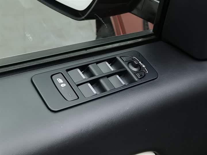 Фото 9 - Land Rover Discovery Sport