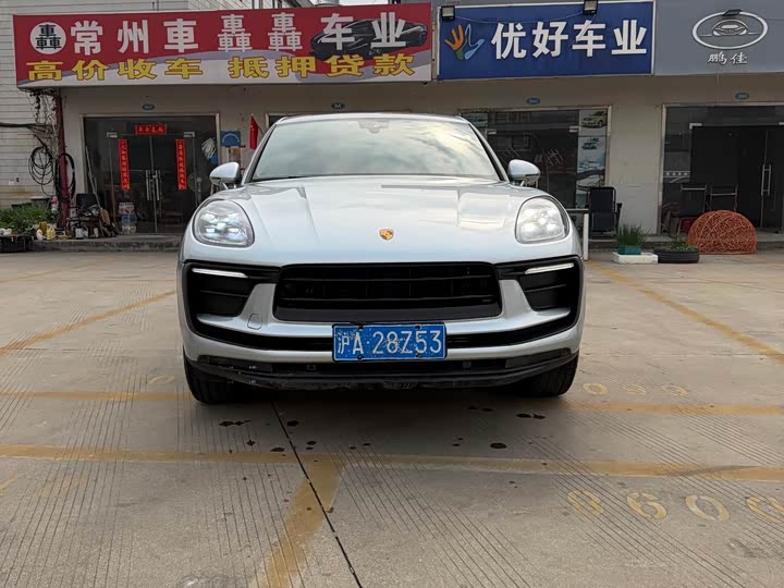 Photo 2 - Porsche Macan