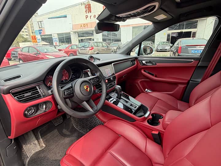 Photo 6 - Porsche Macan