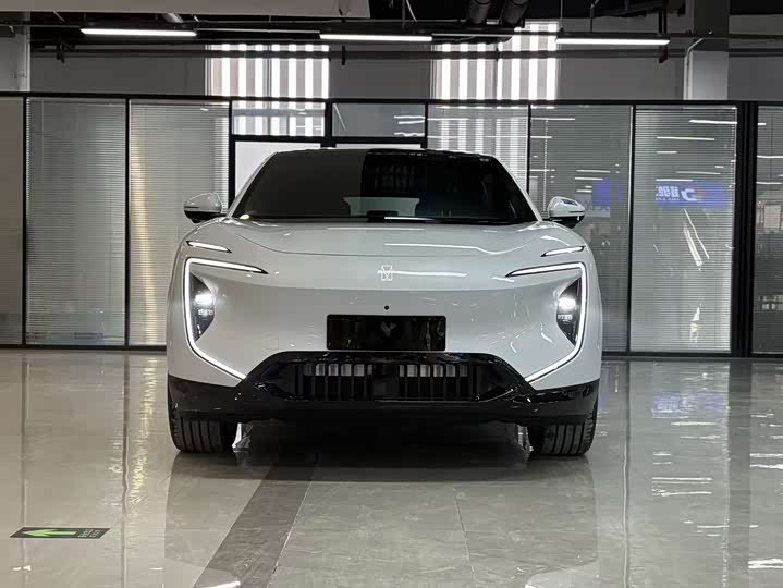 Фото 2 - Avatr 07